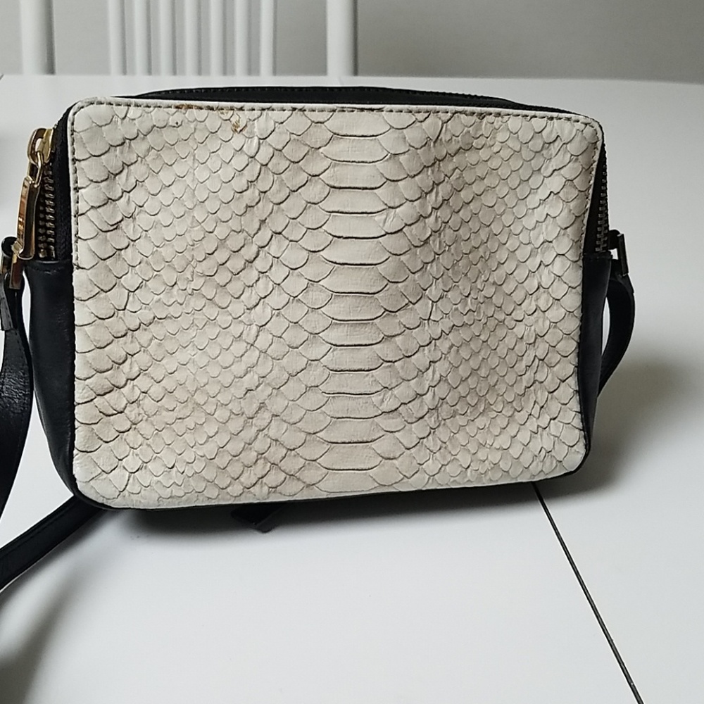Bag - Picture 2 of 4